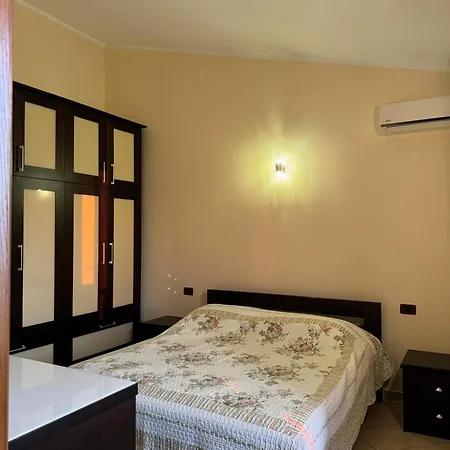 Lägenhet Roi Apartament *