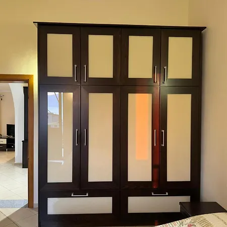 Lägenhet Roi Apartament *
