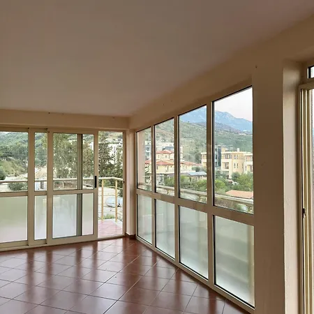 Roi Apartament شقة فلورا